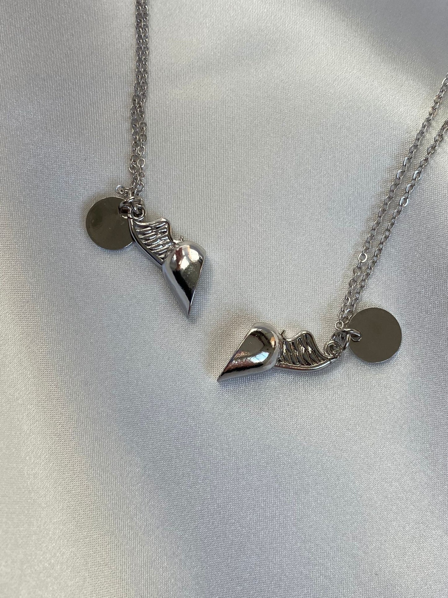 قلادة حب على شكل قلب بأجنحة مغناطيسية مطلية بالذهب عيار 24 قيراطًا مكونة من قطعتين، قلادة على شكل قلب BFF، قلادة حب، قلادة مغناطيسية للأزواج، من القلب إلى القلب