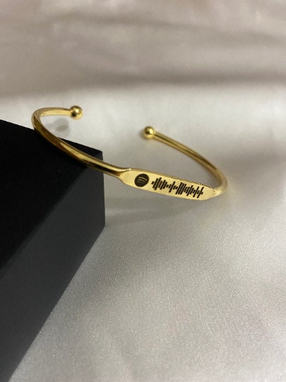 سوار مخصص للزوجين برمز مسح موسيقي، سوار Soundwave ذهبي-فضي، سوار أغاني، سوار رمز شخصي، موسيقى مخصصة محفورة