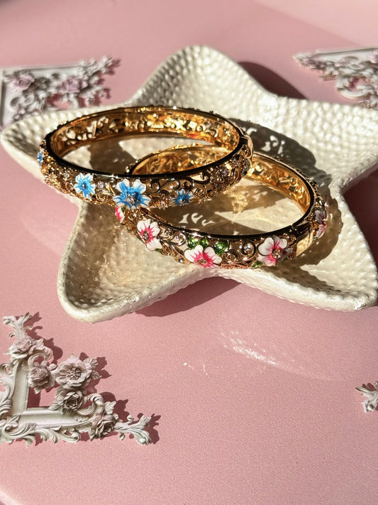 Vintage 22k VIP Gold Plated Flower Forest Bangle Bracelet