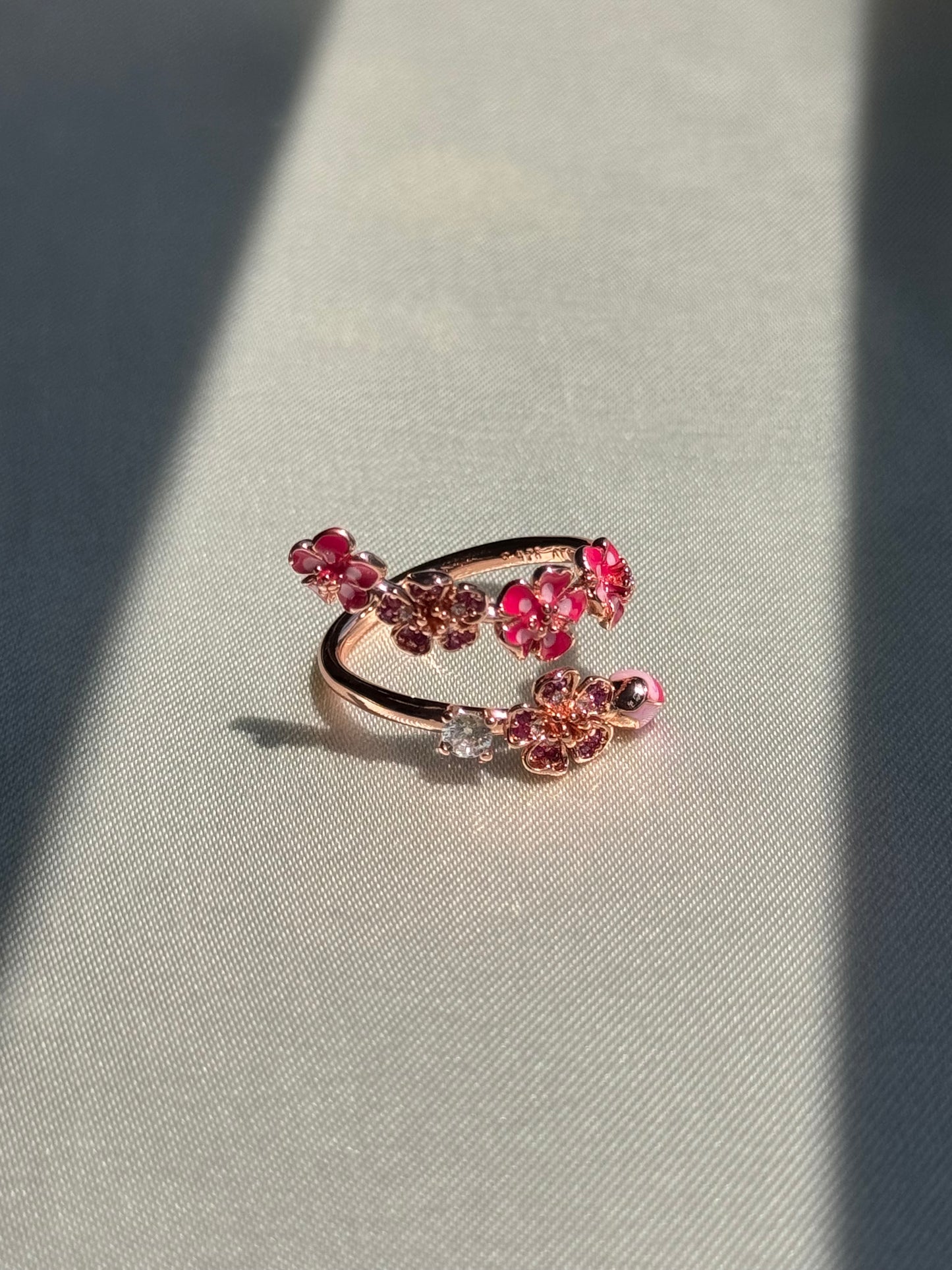 Adjustable Pretty Lily Blossom Ring