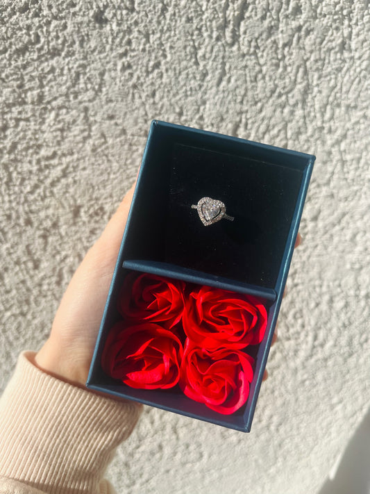 Elegant Zirconia Heart Ring Rose Gift Box