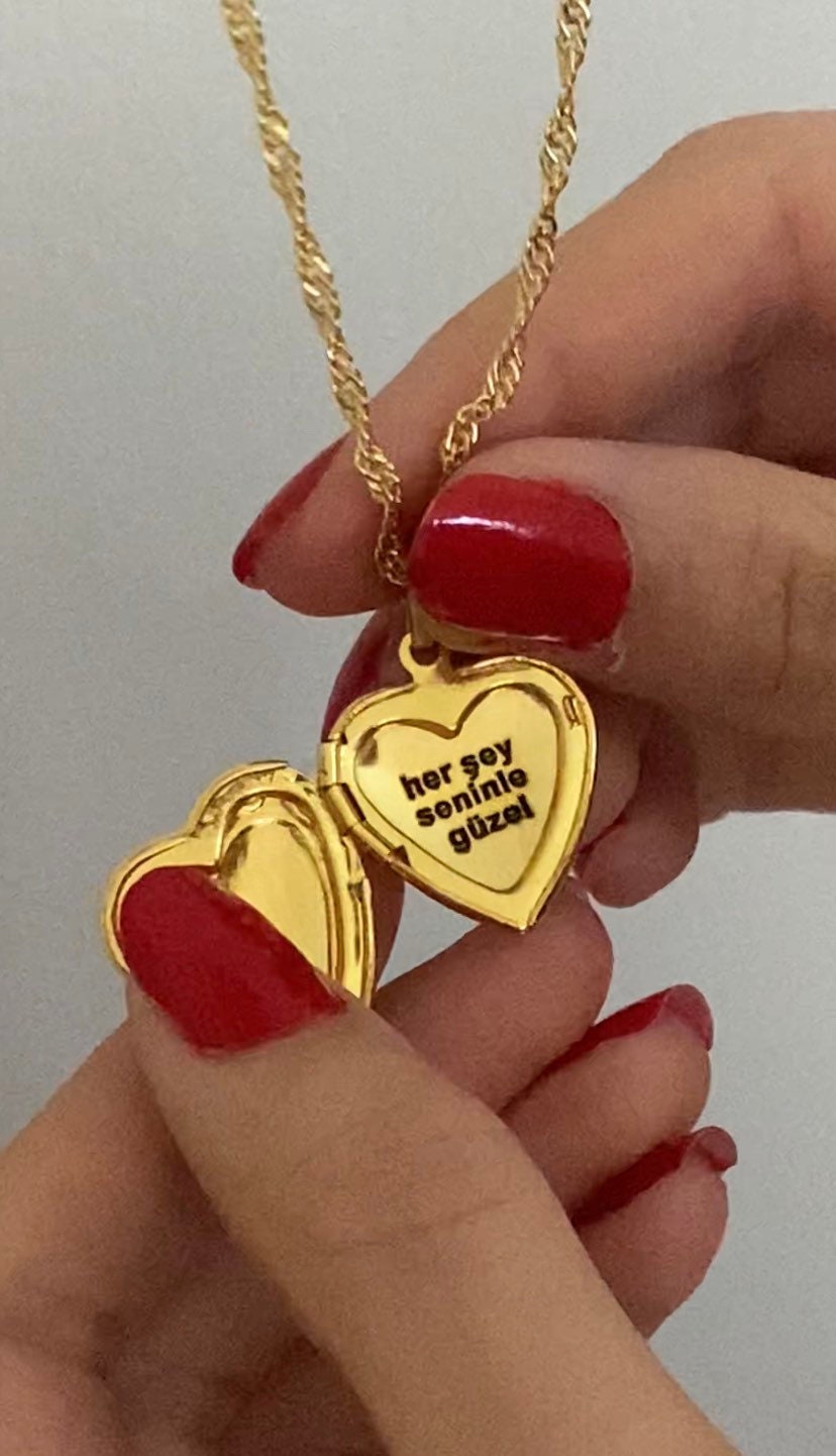 24k Personalized Locket Heart Necklace, Heart Memory Locket, Personalized Pendant, Custom Engraved, Lana Del Rey Locket, Vintage Locket Gold