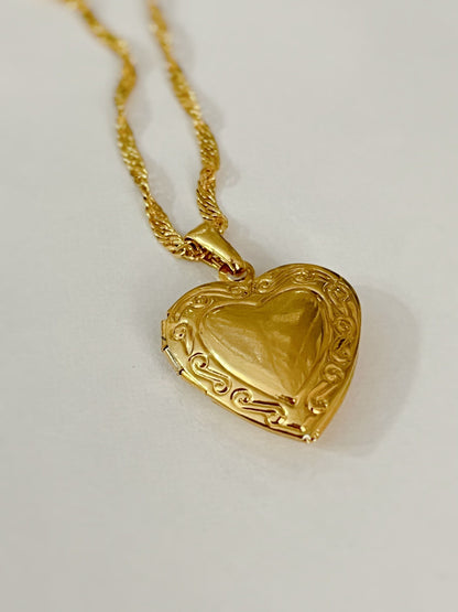 24k Personalized Locket Heart Necklace, Heart Memory Locket, Personalized Pendant, Custom Engraved, Lana Del Rey Locket, Vintage Locket Gold